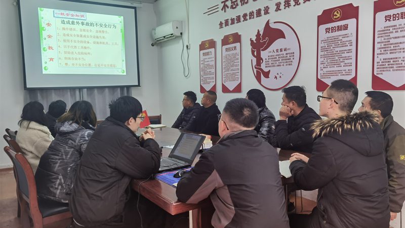 小标题：行业趋势与热门专业