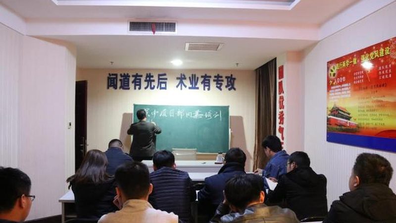 行业背景：会计行业的重要性与人才需求